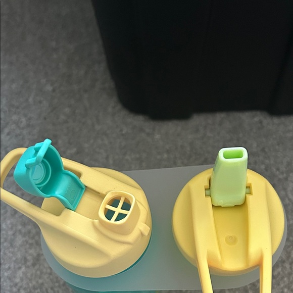 🌈 NEW Kids Character Water Bottles – Bluey, Stitch & SpongeBob Sets! 🌈 - Picture 6 of 7